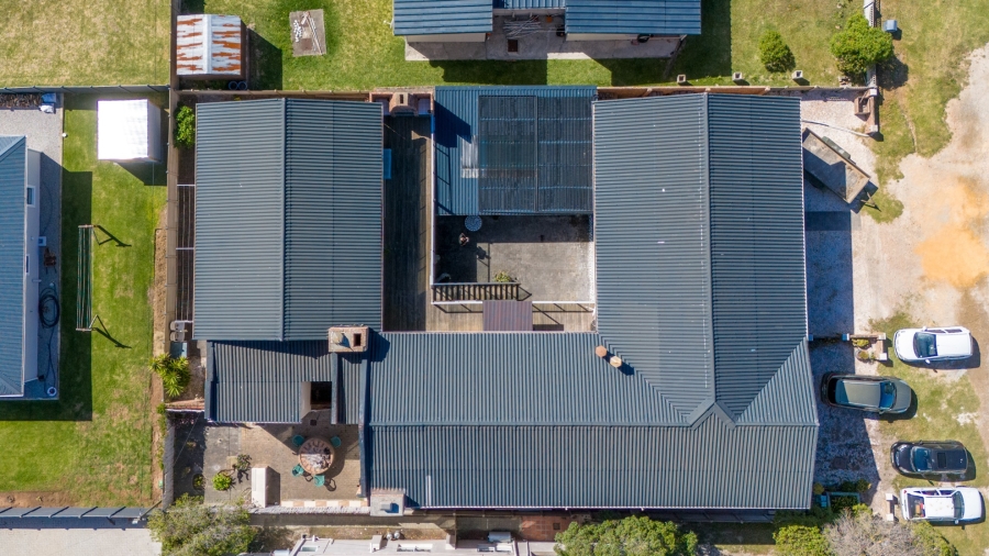 9 Bedroom Property for Sale in Struisbaai Western Cape